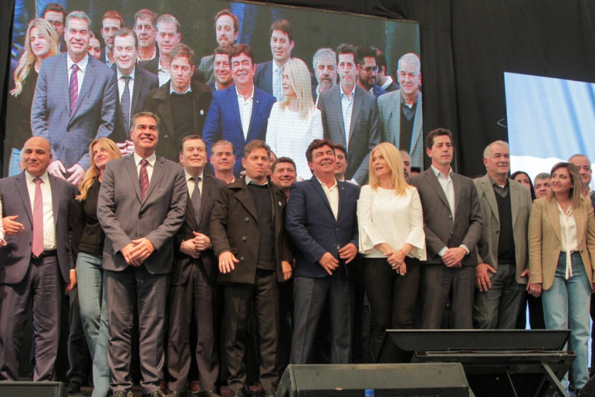 Martín Piaggio participa de un encuentro de la FAM Municipalidad